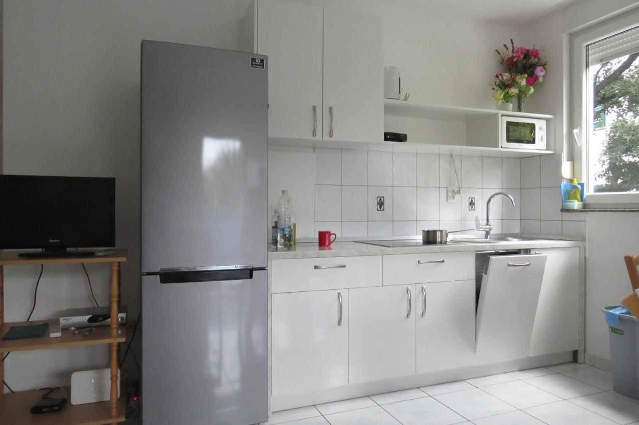 Modra Kuca Apartment Mandre Exterior photo