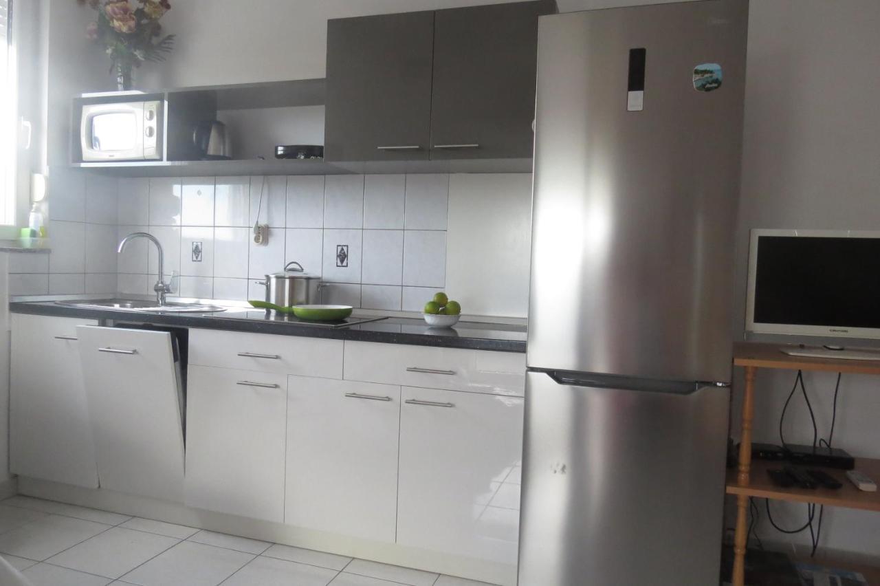 Modra Kuca Apartment Mandre Exterior photo