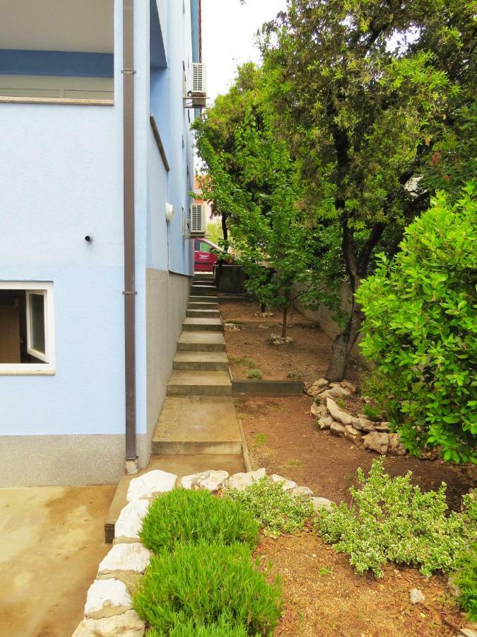Modra Kuca Apartment Mandre Exterior photo