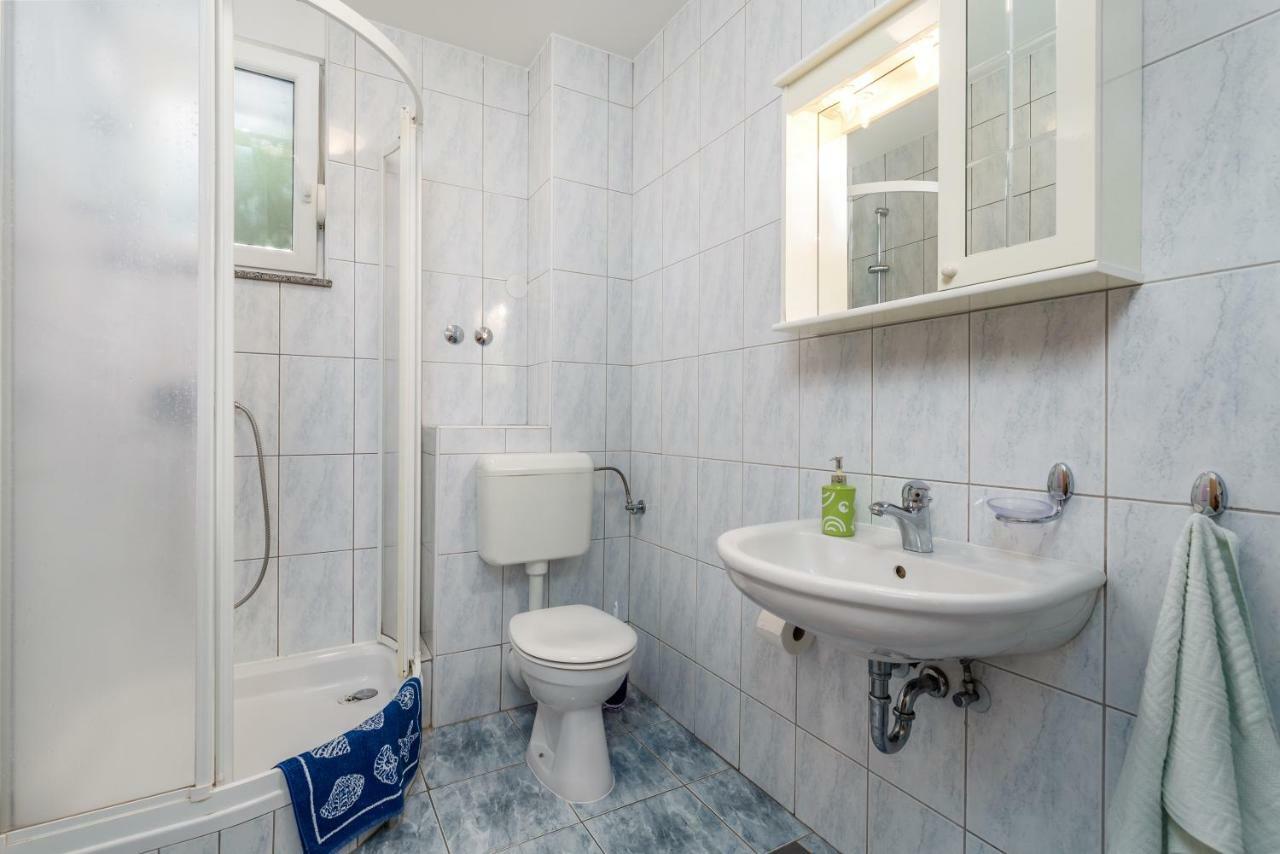 Modra Kuca Apartment Mandre Exterior photo