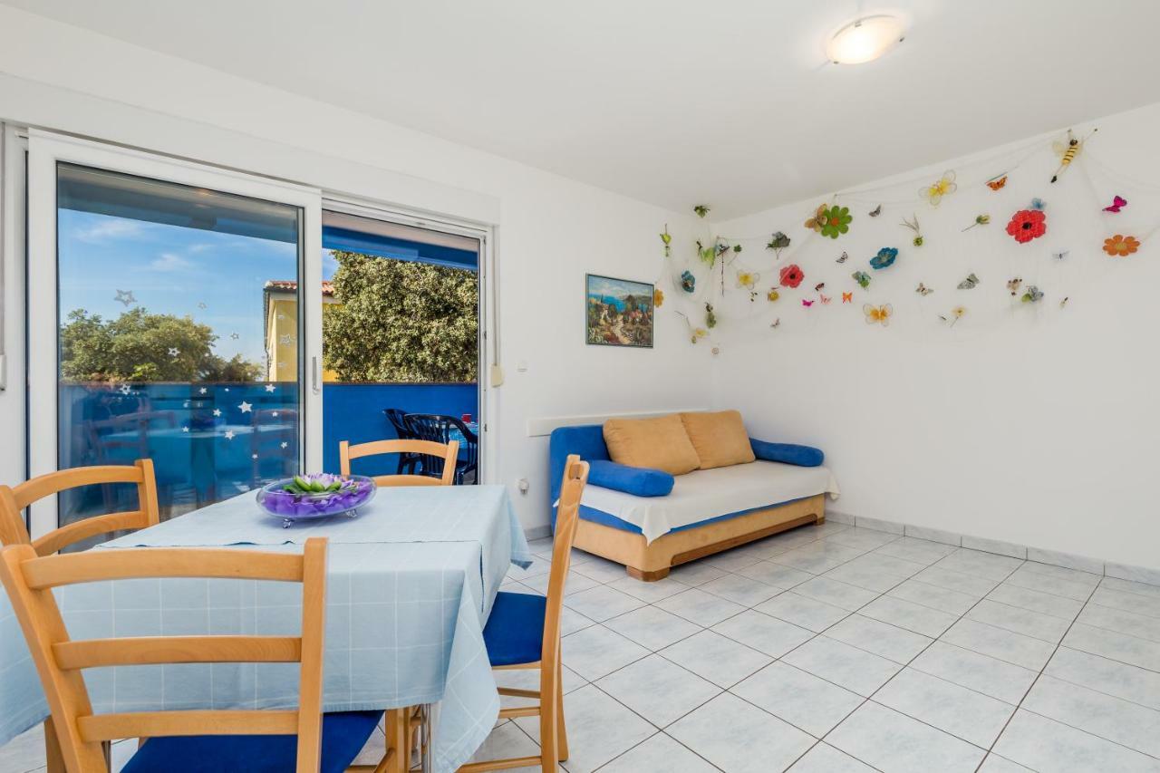 Modra Kuca Apartment Mandre Exterior photo